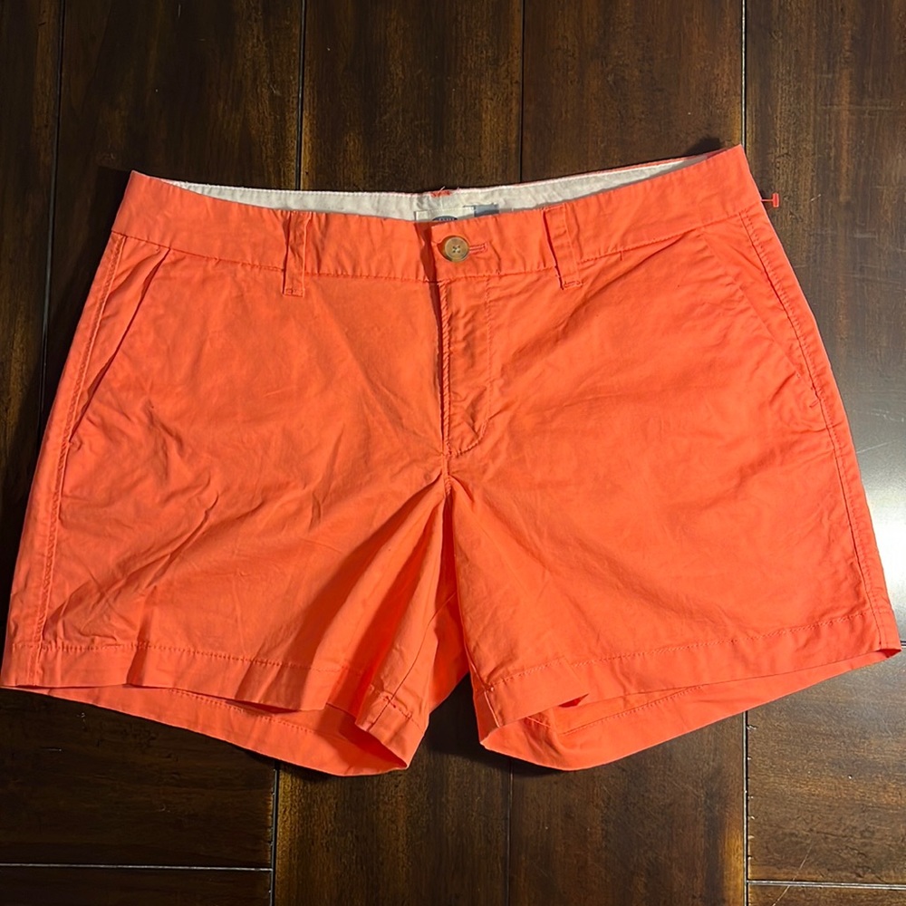 Old Navy Size 8 womens shorts.  Pink/Salmon color.